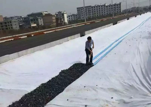 軟式透水管施工